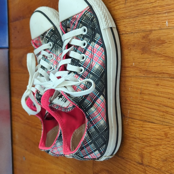 Converse - Picture 2 of 6